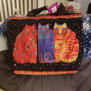 LAUREL BIRCH "FELINE FRIENDS LARGE CUTOUT SHOULDER TOTE" NEW WITH TAGS. NOT
